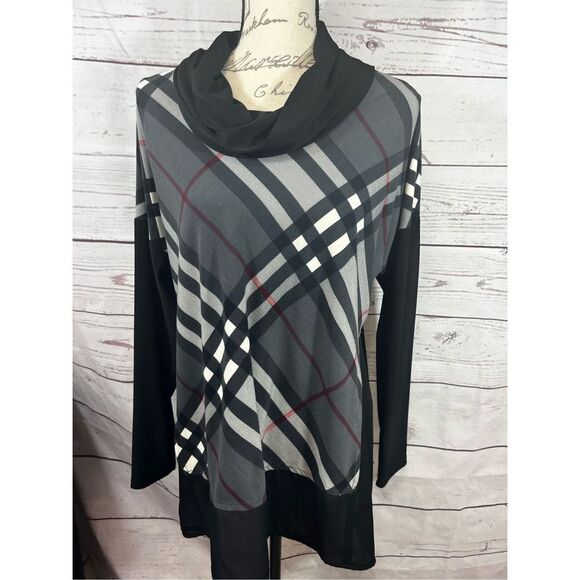 Michael Tyler medium black long sleeve top with sheer black material on back - 2 - Picture 1 of 3
